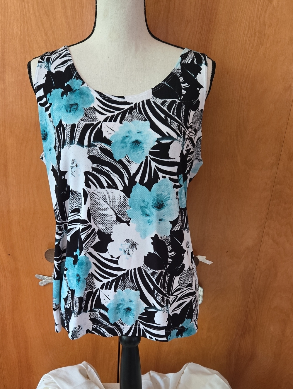 Chico's Black & Aqua Floral Scoop Neck Tank